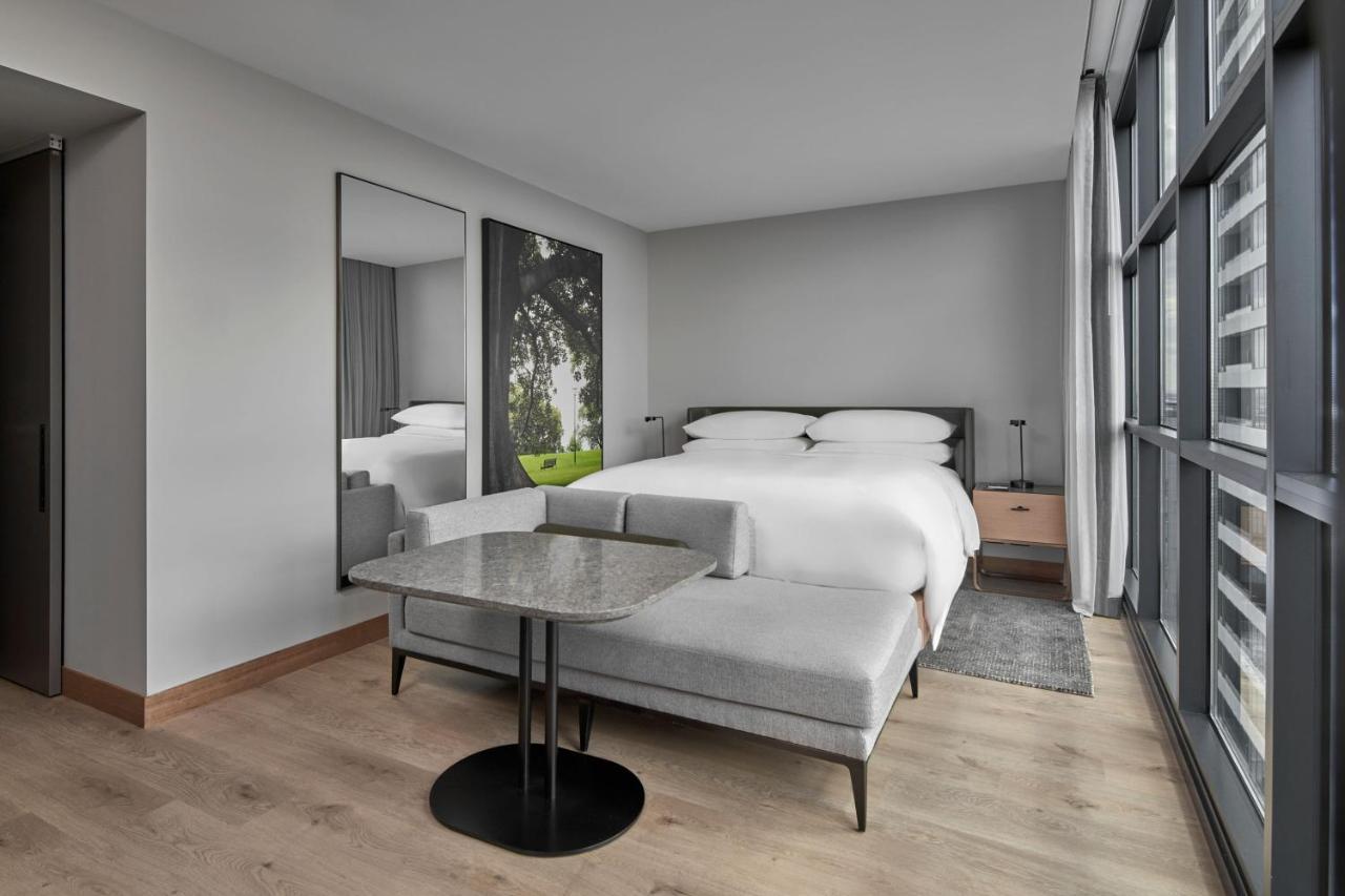 Courtyard By Marriott Melbourne Flagstaff Gardens Hotell Eksteriør bilde