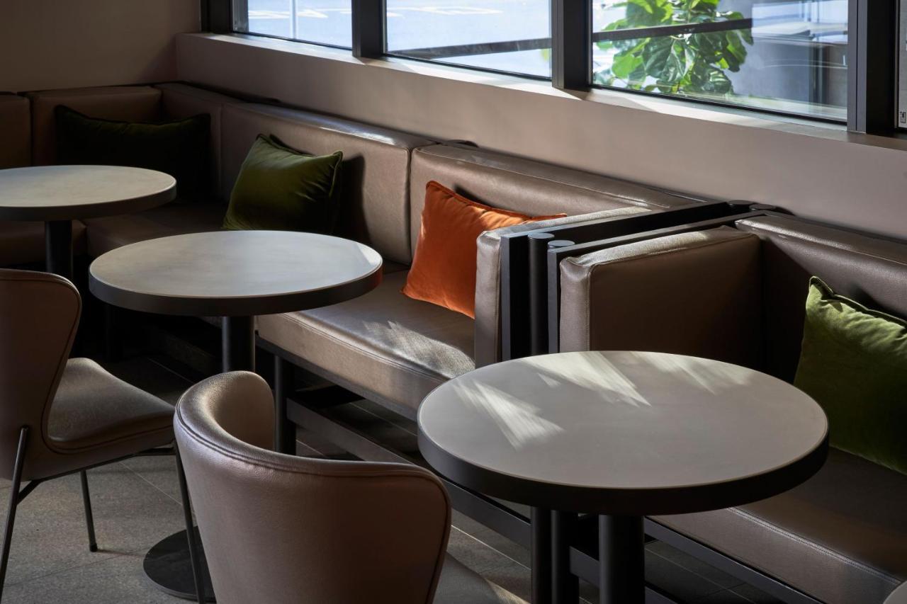 Courtyard By Marriott Melbourne Flagstaff Gardens Hotell Eksteriør bilde