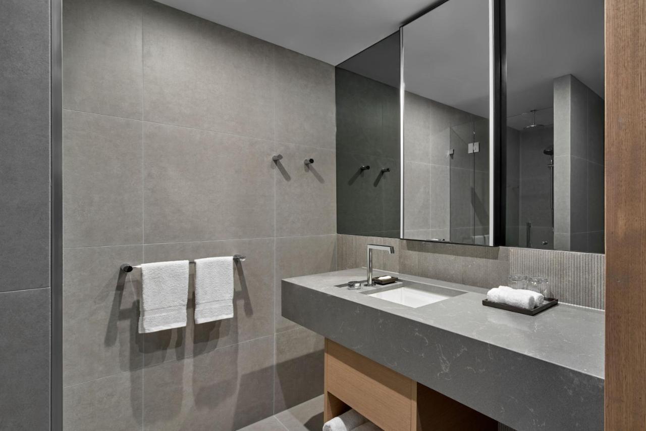 Courtyard By Marriott Melbourne Flagstaff Gardens Hotell Eksteriør bilde
