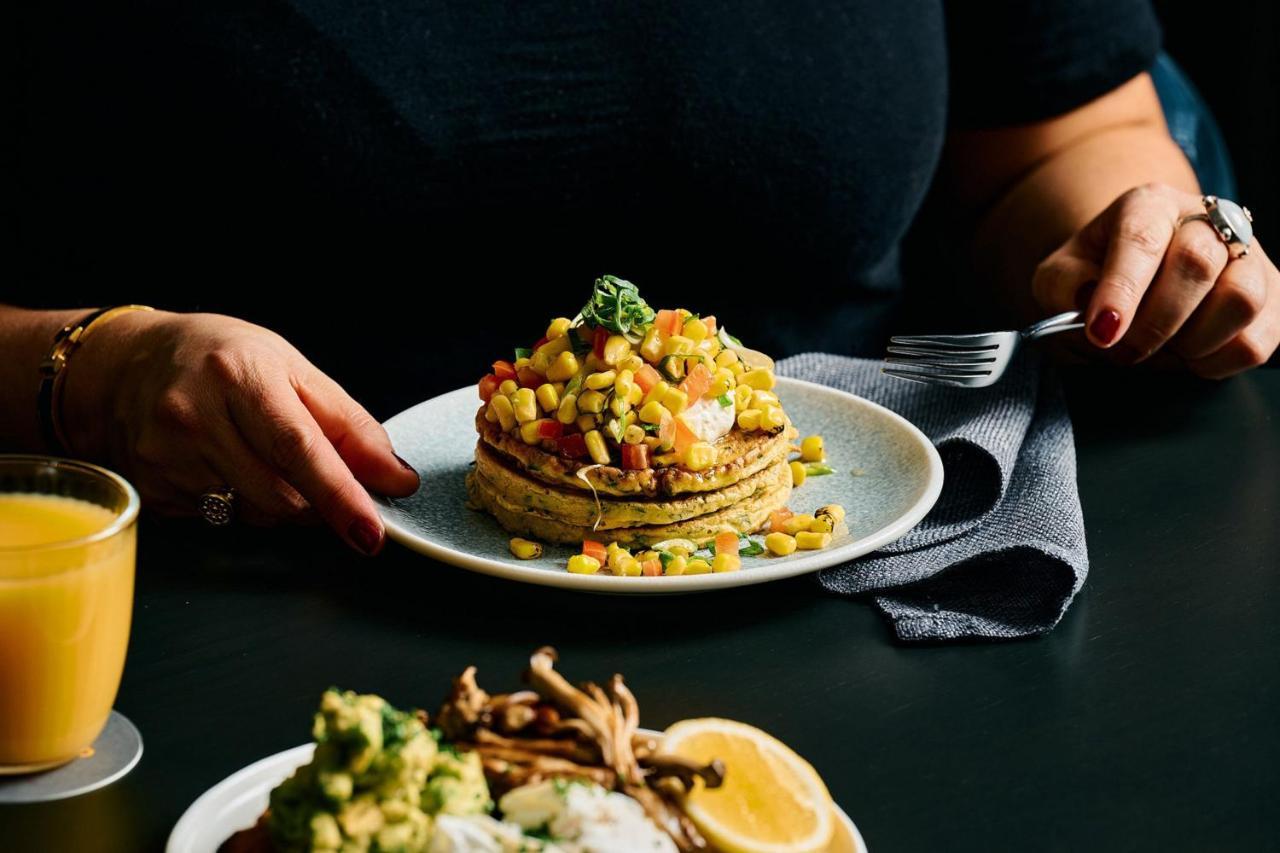 Courtyard By Marriott Melbourne Flagstaff Gardens Hotell Eksteriør bilde