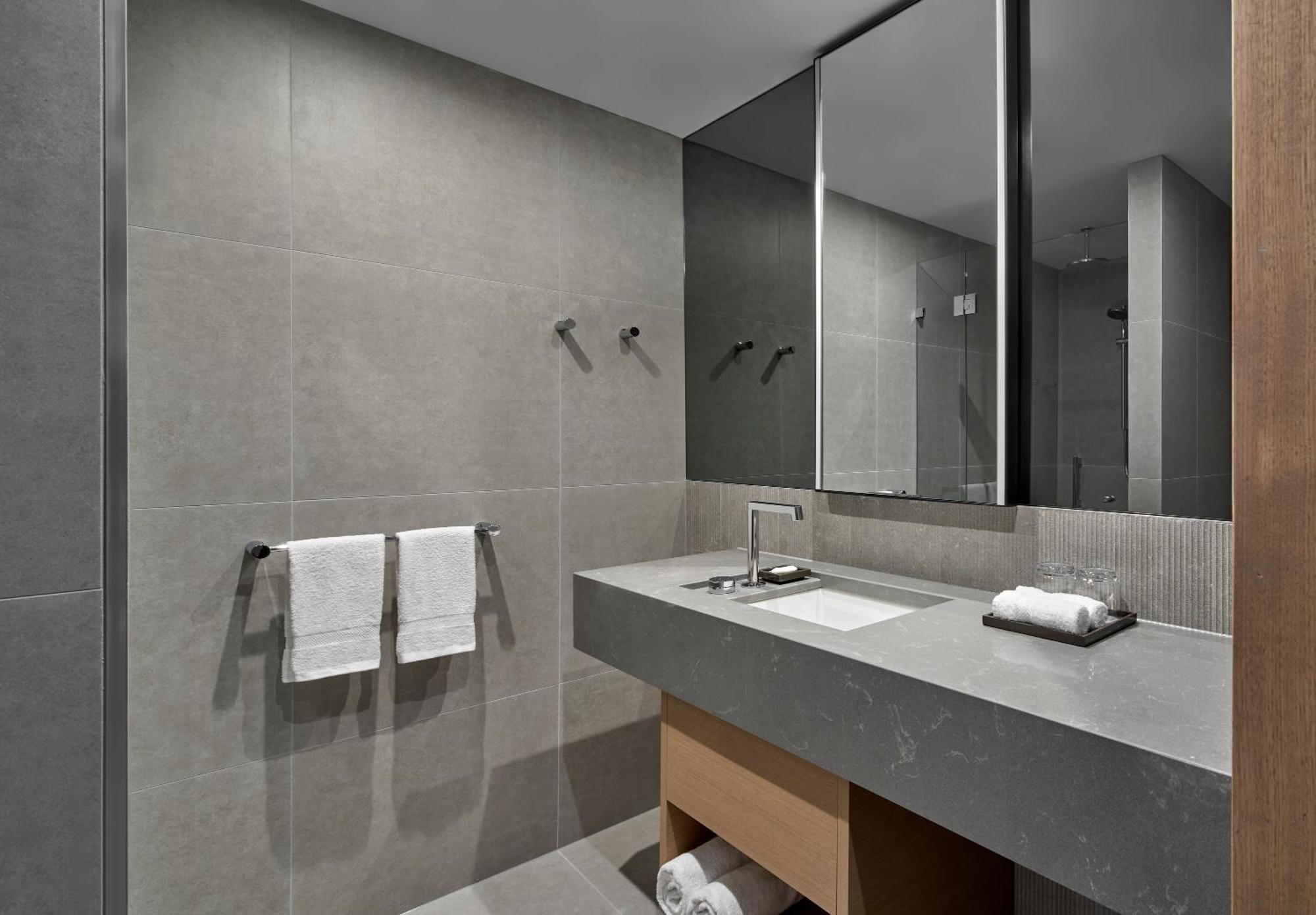 Courtyard By Marriott Melbourne Flagstaff Gardens Hotell Eksteriør bilde